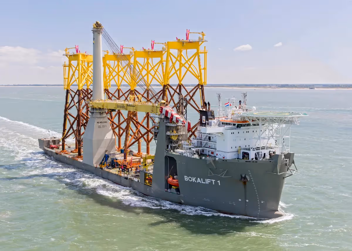 Boskalis heavy lift vessel operation